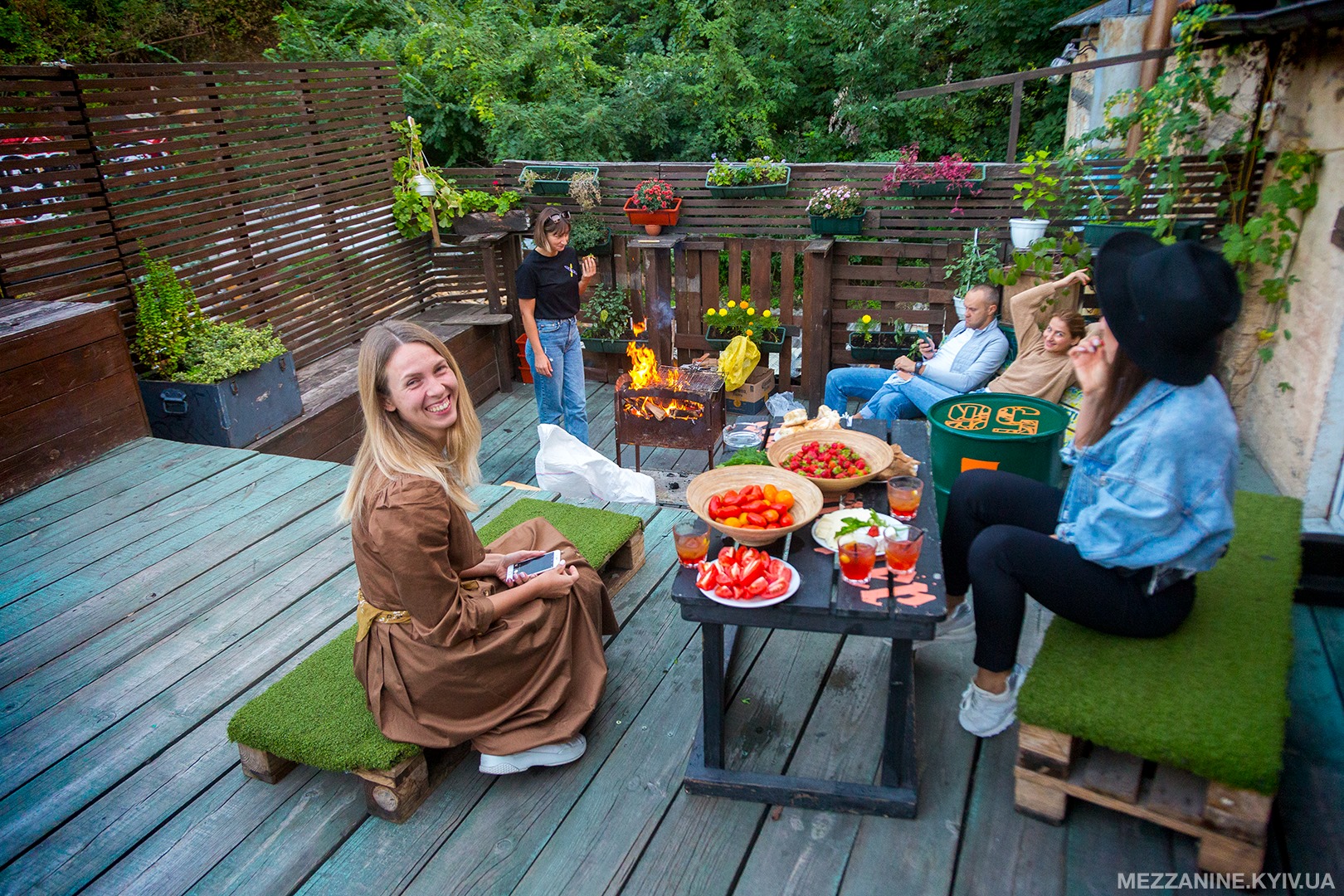 mezz balcony